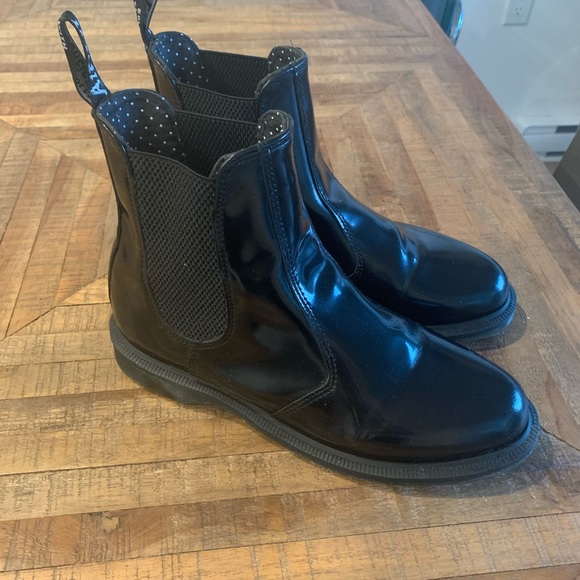 Dr. Martens Flora Chelsea Boot in Black size 9 - Picture 2 of 2